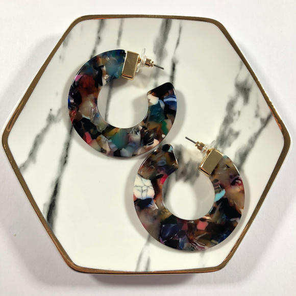 Tennessee Bellee Boutique Jewelry - Cardi Multi-Colored Thick Circle Stud Hoop Earring Tennessee Bellee Boutique Jewelry - Cardi Multi-Colored Thick Circle Stud Hoop Earring